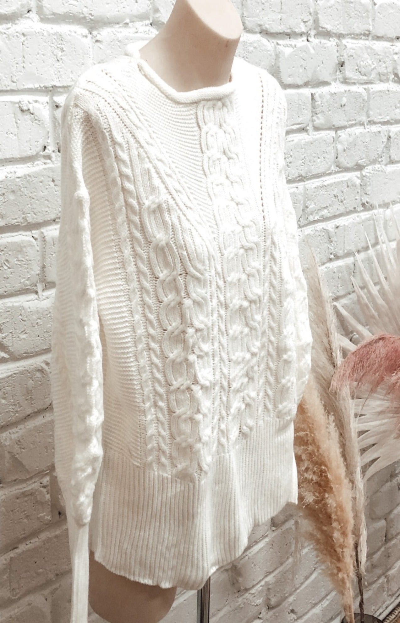 Winter White Knit Sweater – Hanellei